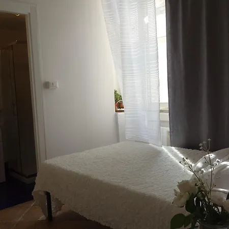 Josephine's House Rome